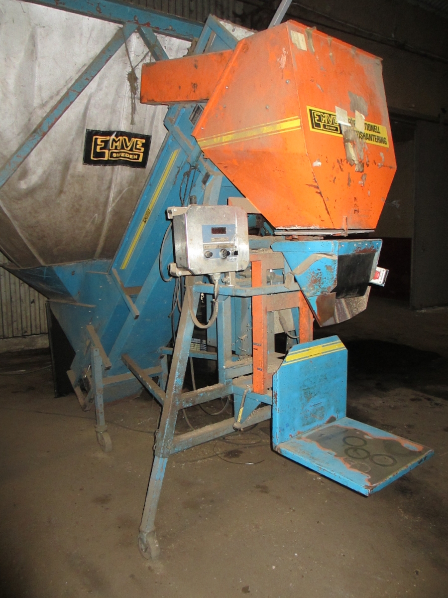 3581 EMVE automatic weigher with treira sack 