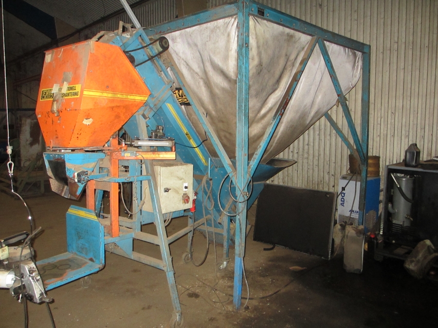 3581 EMVE automatic weigher with treira sack 