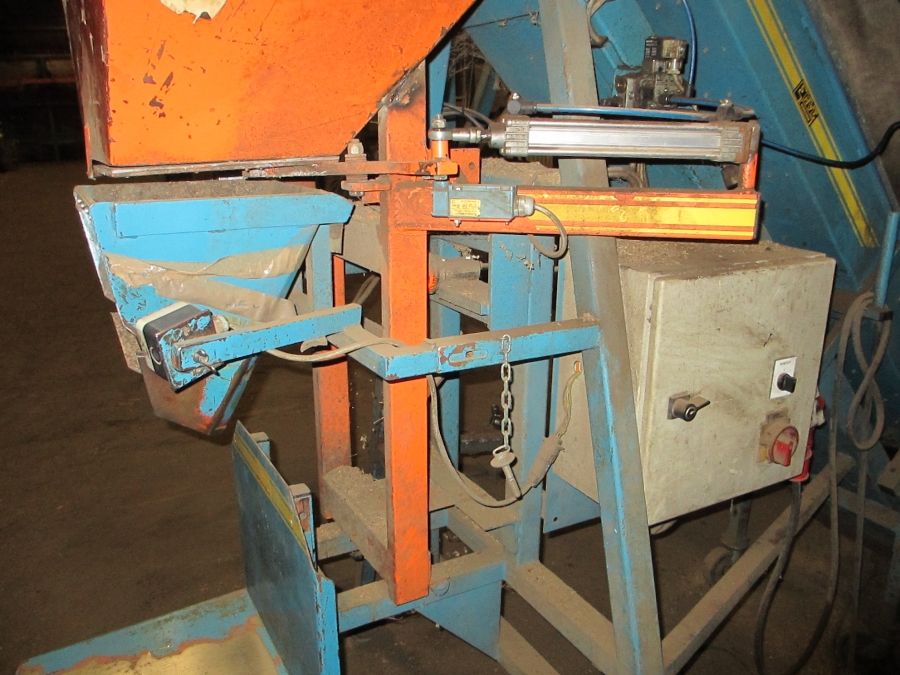 3581 EMVE automatic weigher with treira sack 
