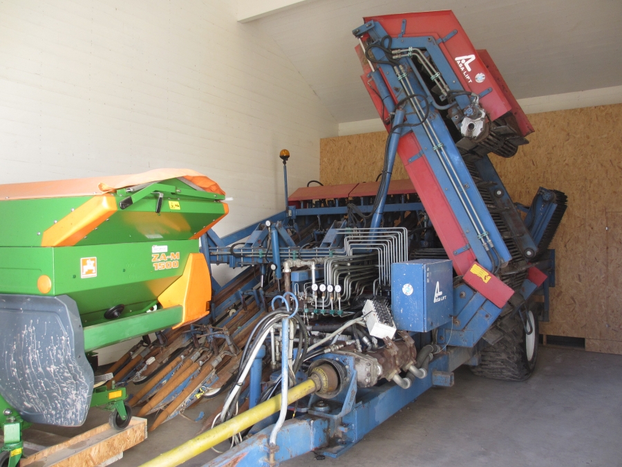 3590 Asa-Lift carrot harvester with elevator 4 row