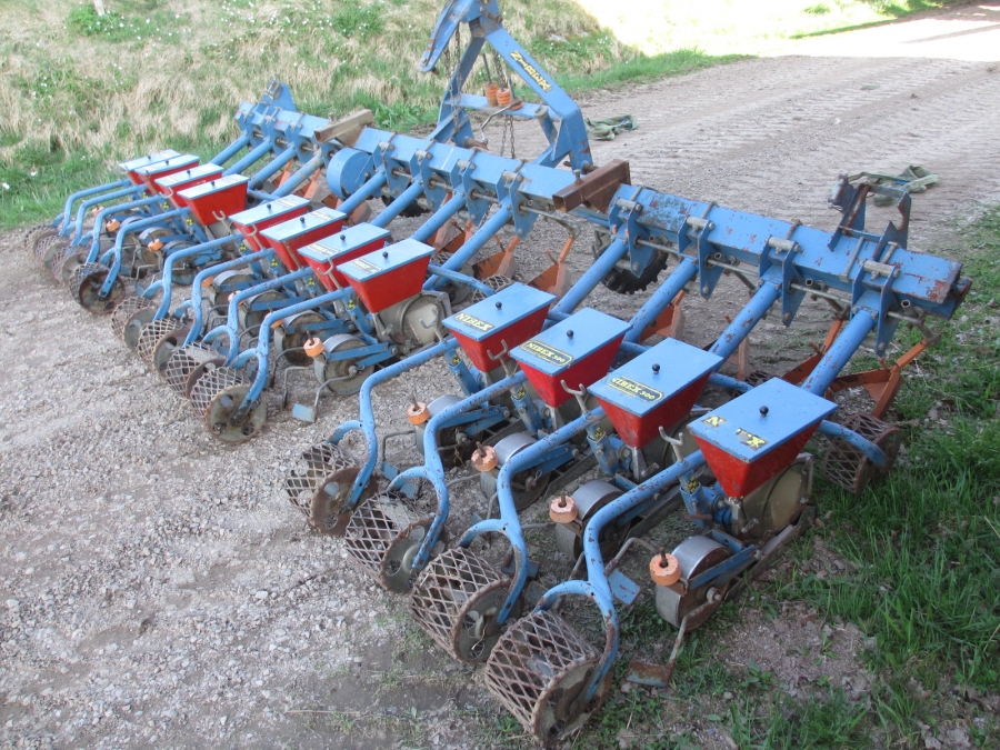 3595 Nibex 300 seeding machine 12 rows