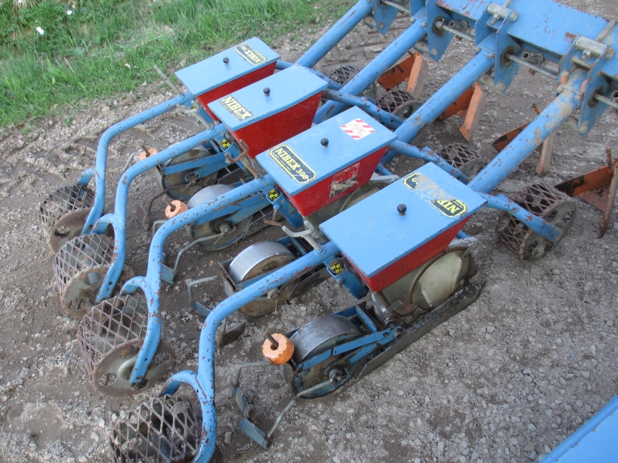 3595 Nibex 300 seeding machine 12 rows