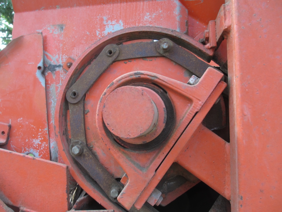 3634 Amac sturtzbunker mit Stahlwalzen