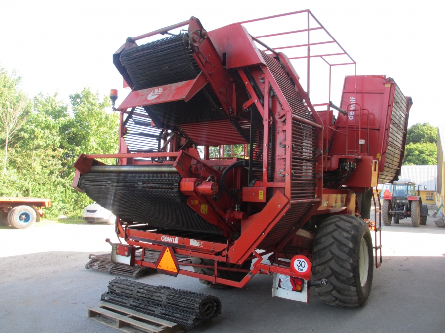 3636 Dewulf RDT superia 2 row potato harvester with bunker