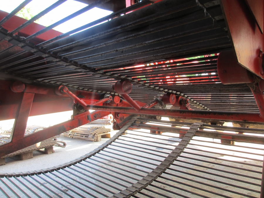 3636 Dewulf RDT superia 2 row potato harvester with bunker