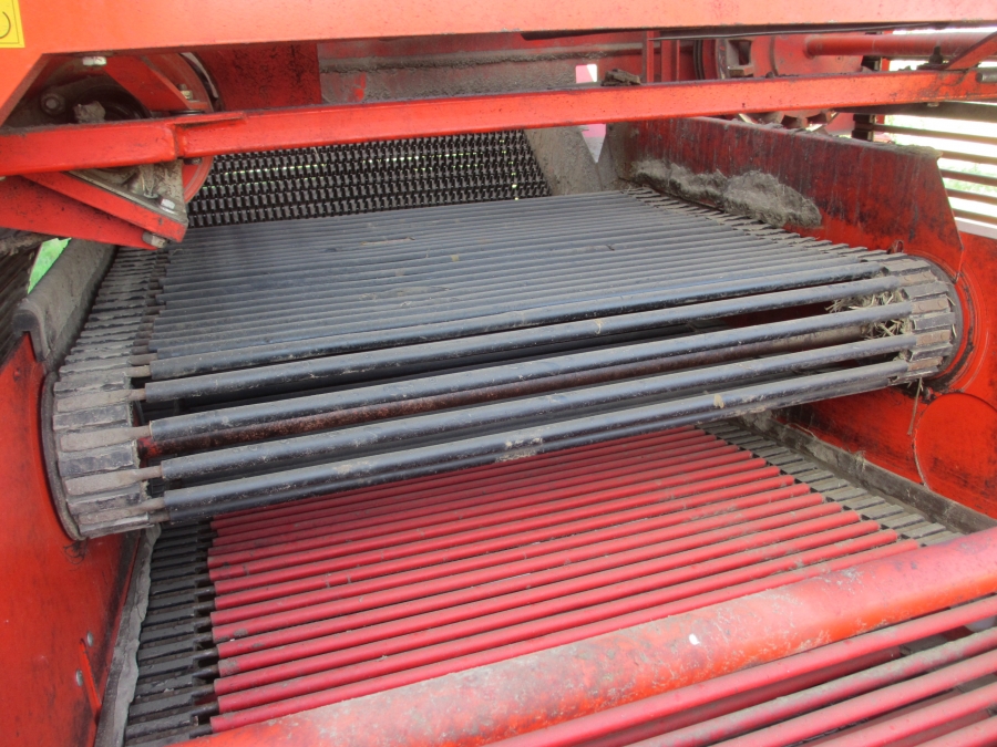 3636 Dewulf RDT superia 2 row potato harvester with bunker