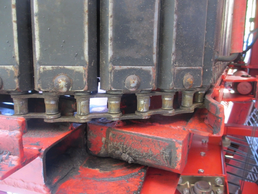 3636 Dewulf RDT superia 2 row potato harvester with bunker
