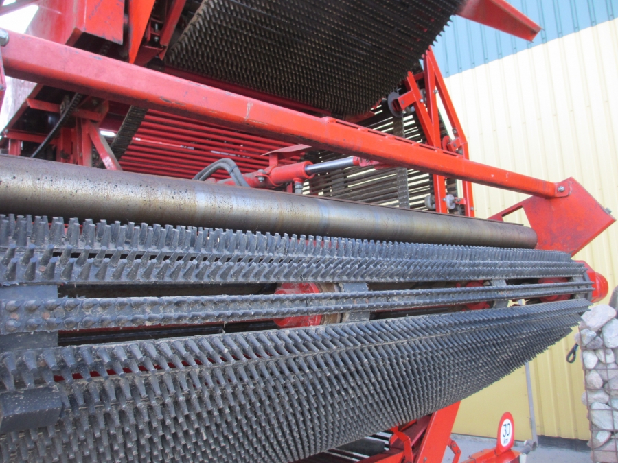3636 Dewulf RDT superia 2 row potato harvester with bunker