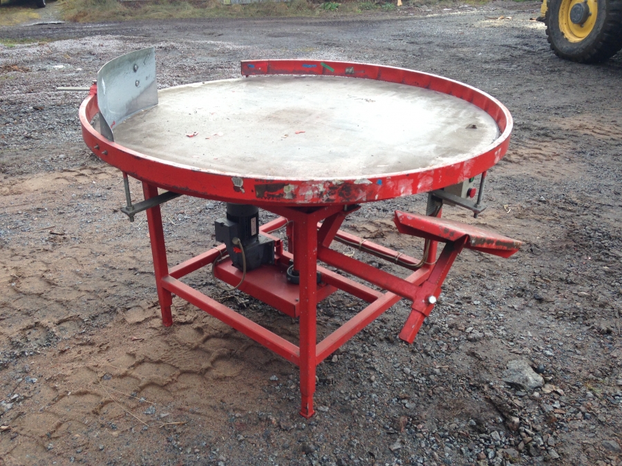 3676 EKKO rotating bag table 135 cm