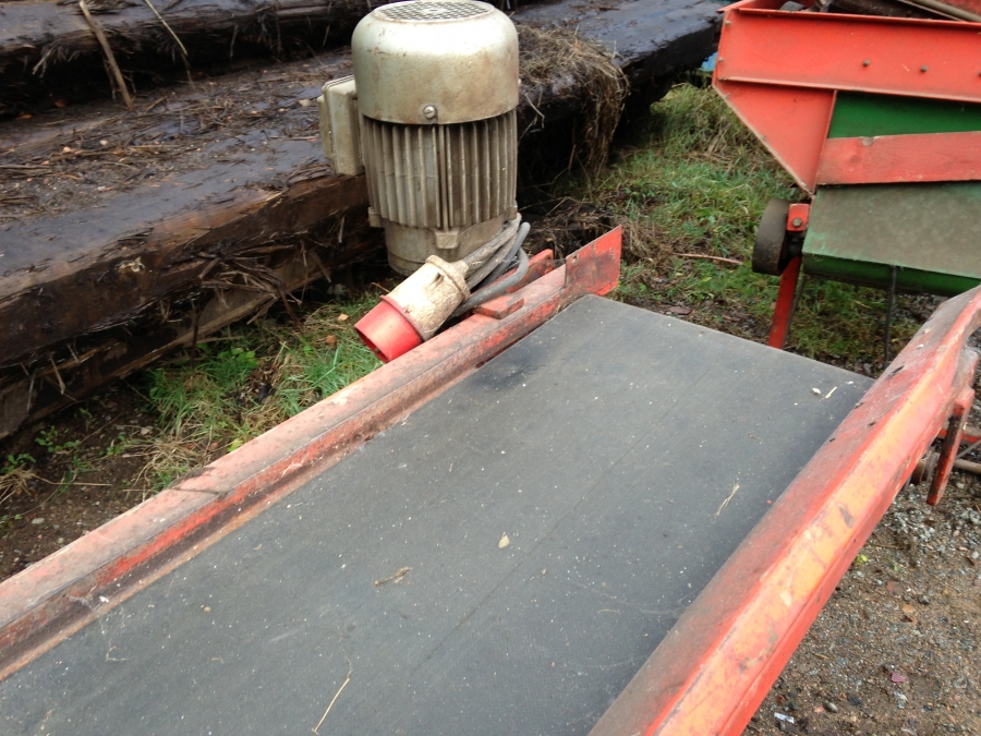 3682 EKKO conveyor 2400x300