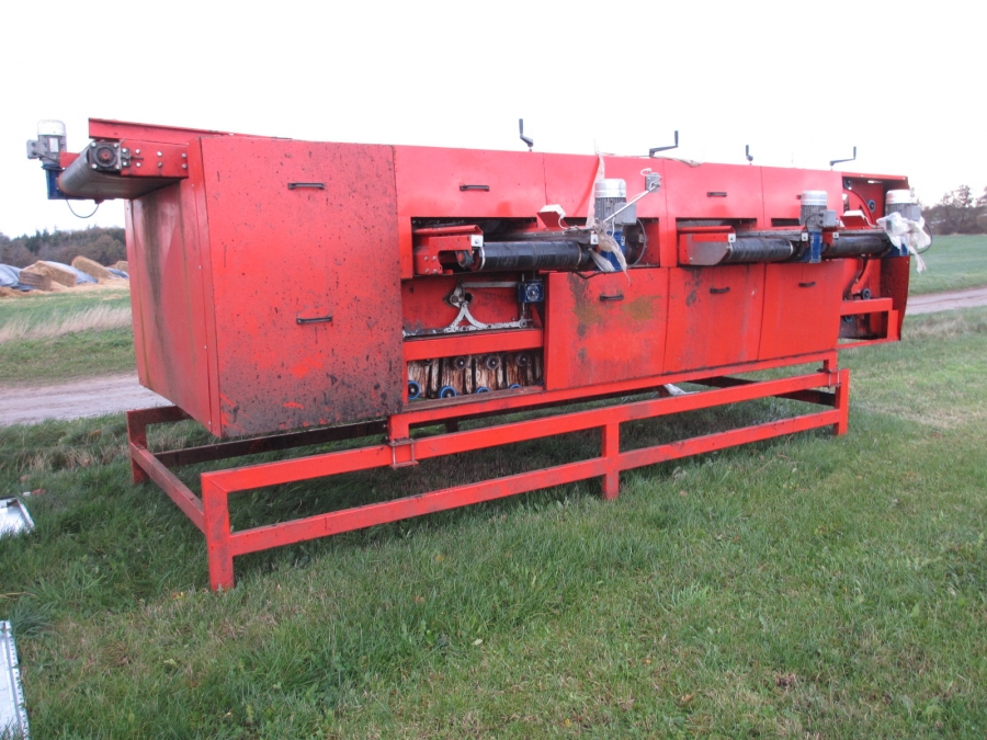 3701 EKKO roller grader for carrots etc