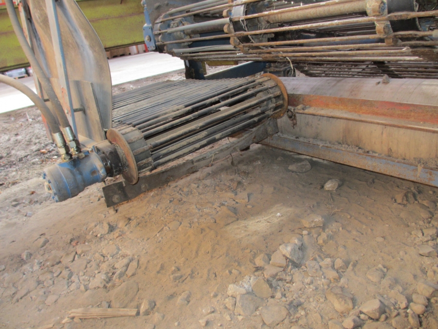 3713 Asa-Lift onion windrower