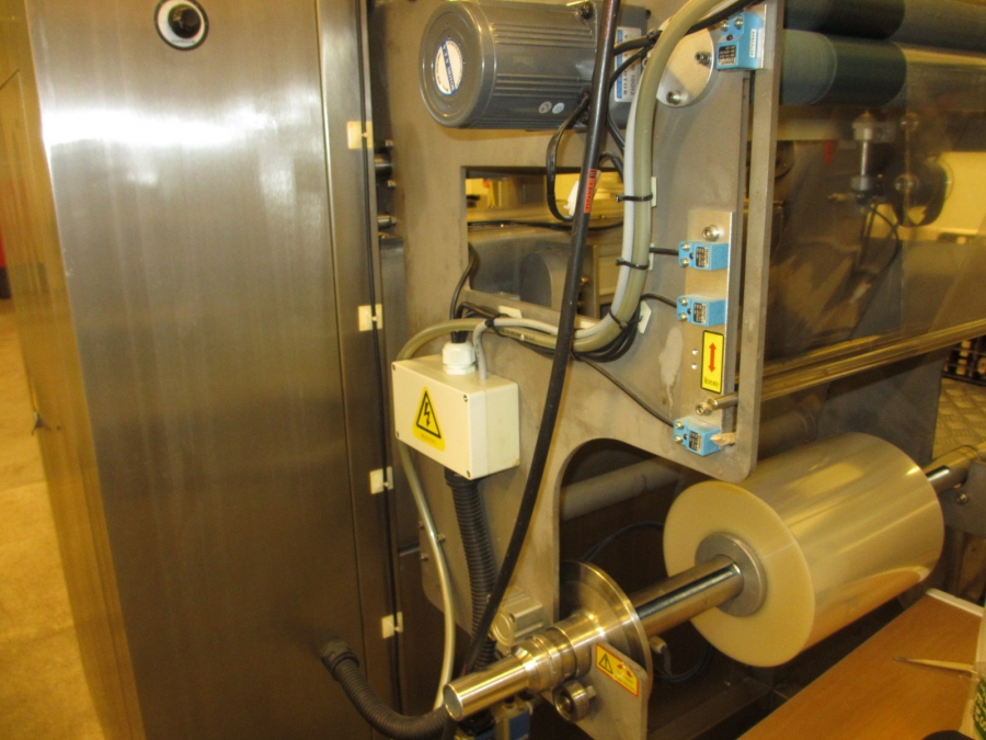 3729 Vertical bagger with manual feeding