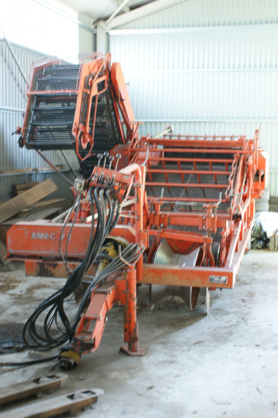 3744 Amac potato harvester / onion loader