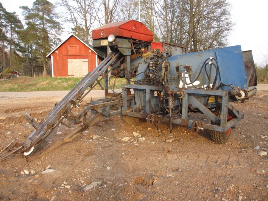 3766 Asa-Lift T-10B Möhrenroder mit bunker Dreipunkt