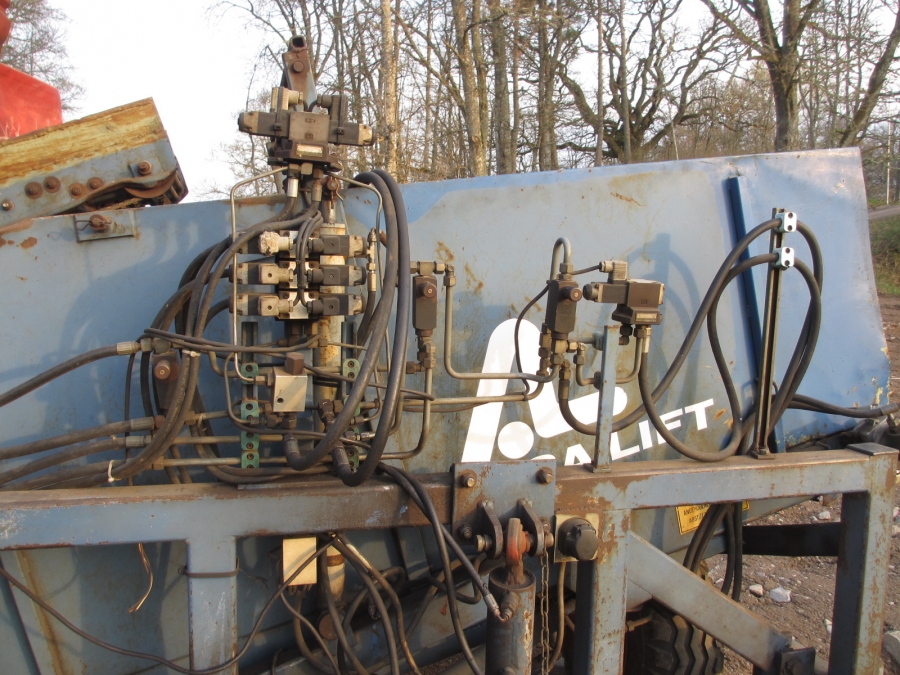 3766 Asa-Lift T-10B Möhrenroder mit bunker Dreipunkt