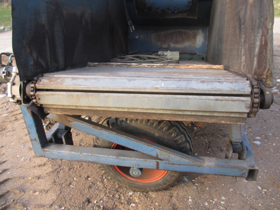 3766 Asa-Lift T-10B Möhrenroder mit bunker Dreipunkt