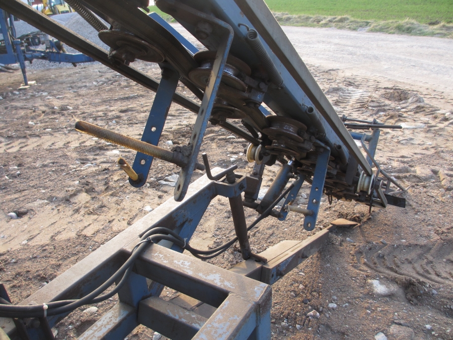 3766 Asa-Lift T-10B Möhrenroder mit bunker Dreipunkt