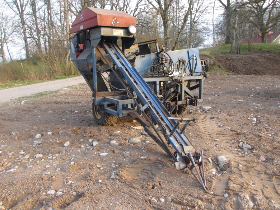3766 Asa-Lift T-10B Möhrenroder mit bunker Dreipunkt