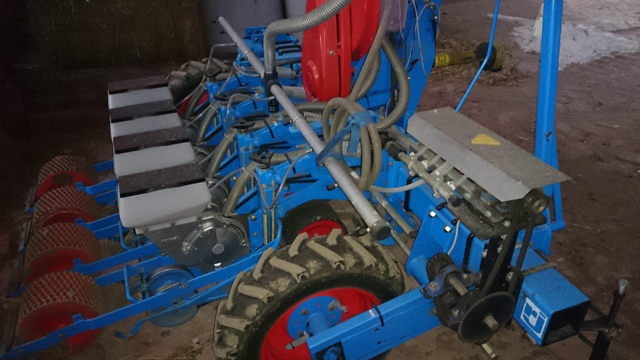 3786 Monosem precision seeder 