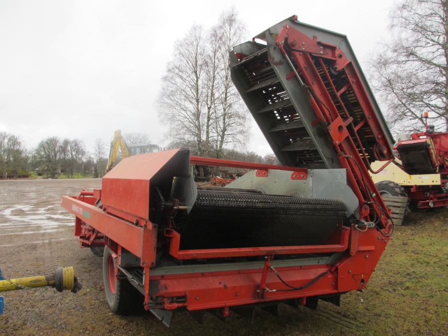 3794 Underhaug UN 2200 Zwiebellader mit Elevator