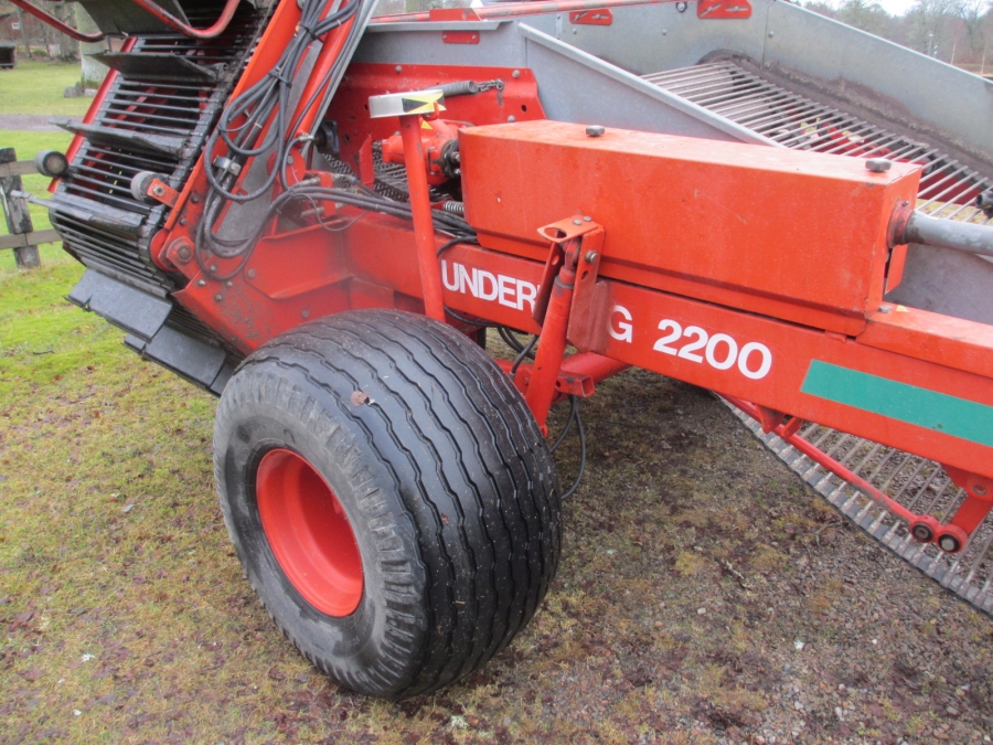 3794 Underhaug UN 2200 Zwiebellader mit Elevator