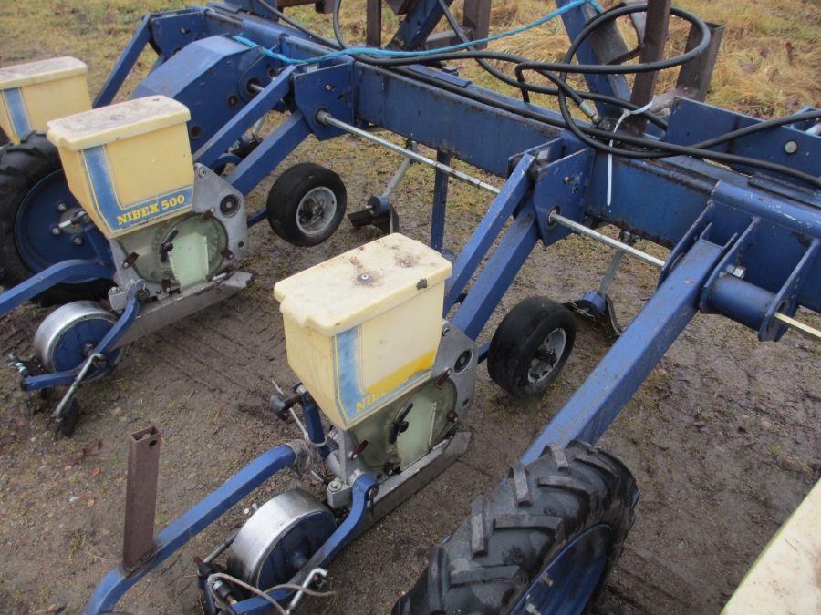 3796 Nibex 500 seeder 4+2 rows