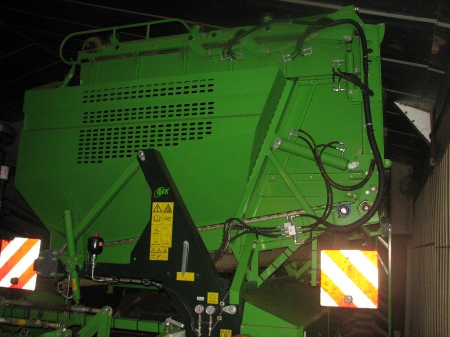 3801 AVR spirit 8200 2 row potato harvester