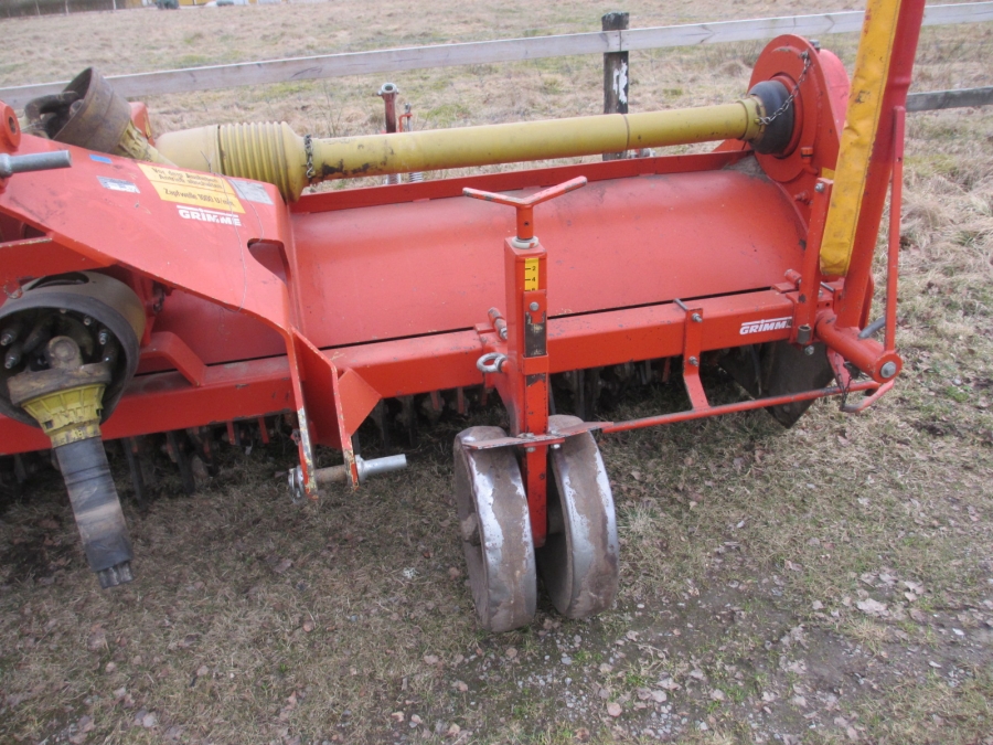 3810 Grimme DF3000 Bodenfräse 4Reihen