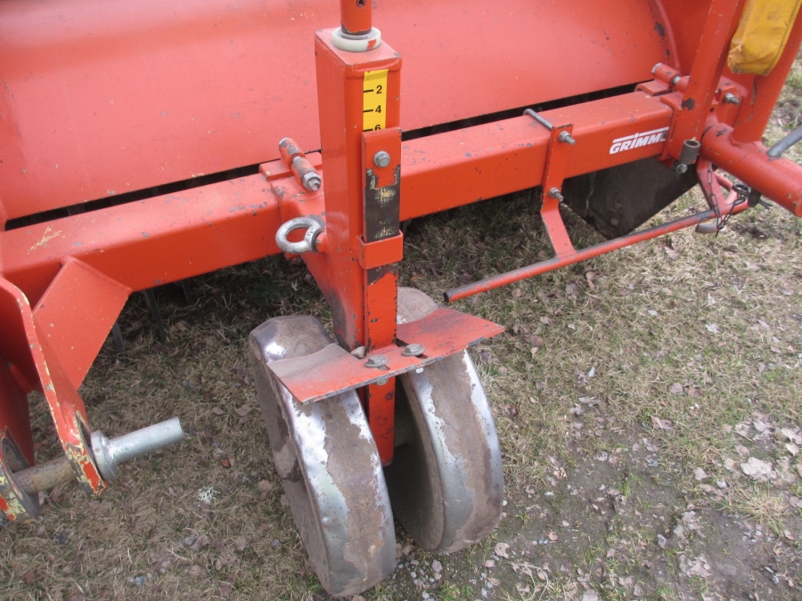 3810 Grimme DF3000 Bodenfräse 4Reihen