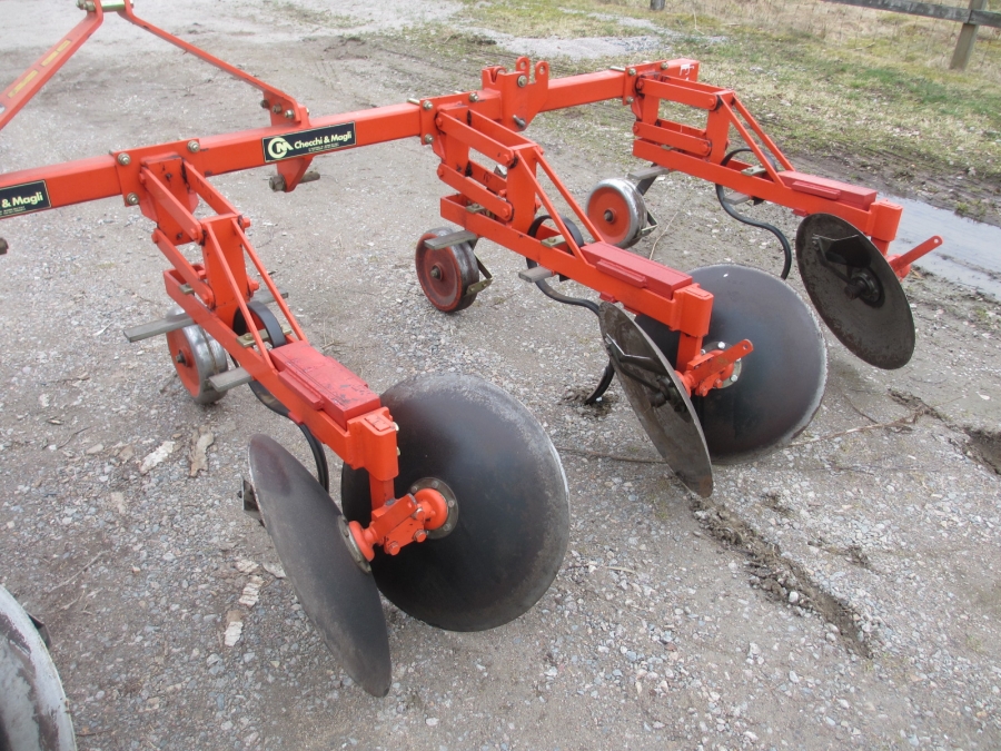 3815 Checchi & Magli disc ridger 4 row