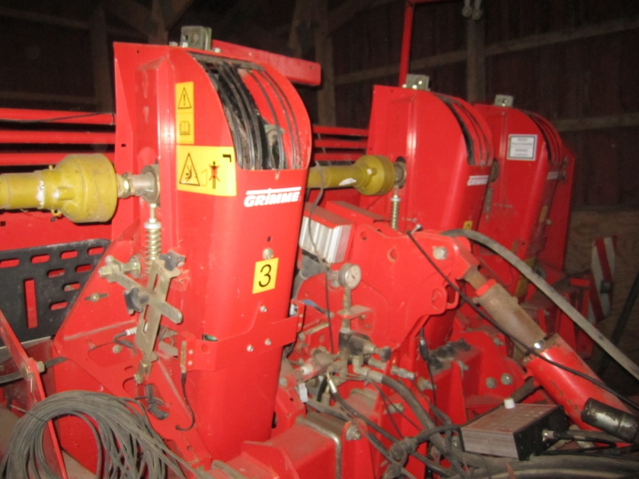 3822 Grimme GL34 4 row potato harvester