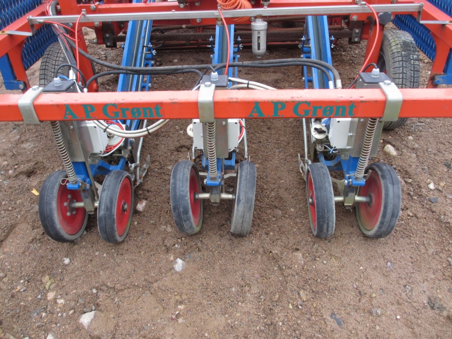 3825 Ferrari Pflanzmaschine 3 Reihe Pneumatisch