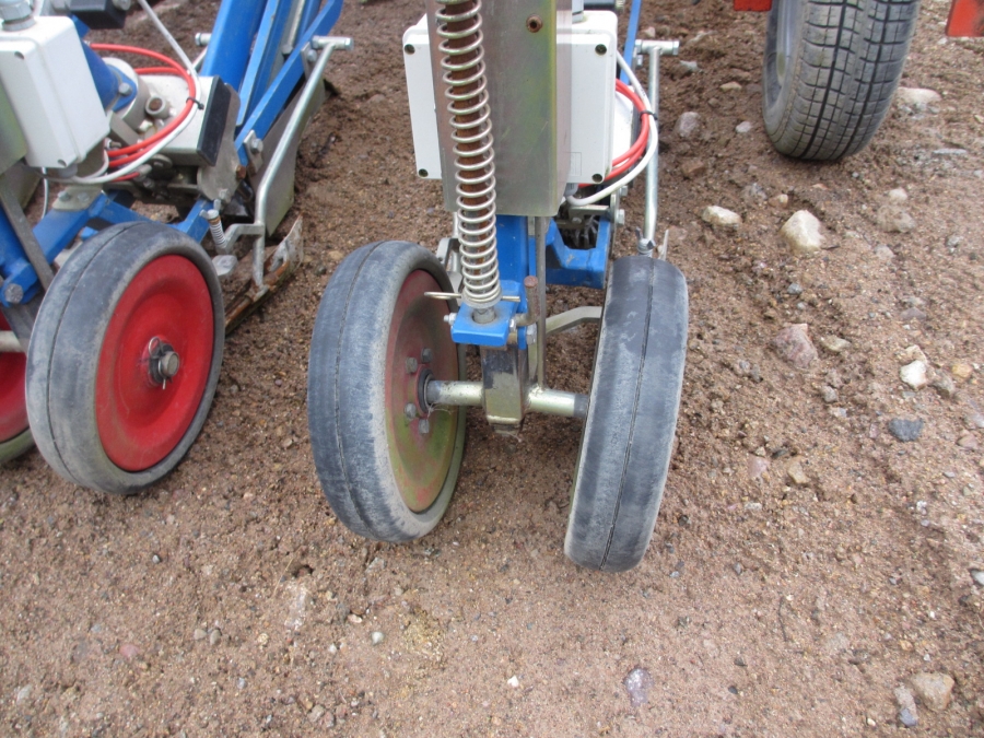 3825 Ferrari Pflanzmaschine 3 Reihe Pneumatisch