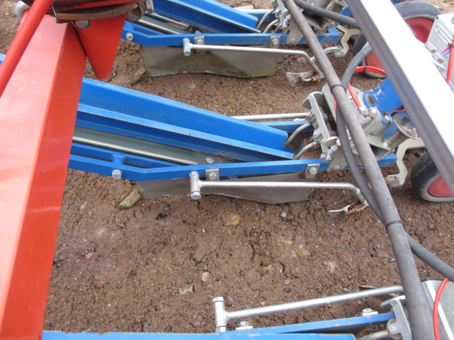 3825 Ferrari Pflanzmaschine 3 Reihe Pneumatisch