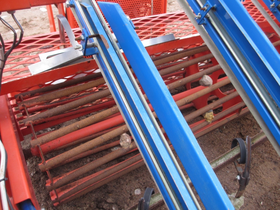 3825 Ferrari Pflanzmaschine 3 Reihe Pneumatisch