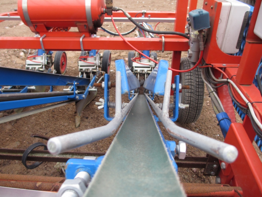3825 Ferrari Pflanzmaschine 3 Reihe Pneumatisch