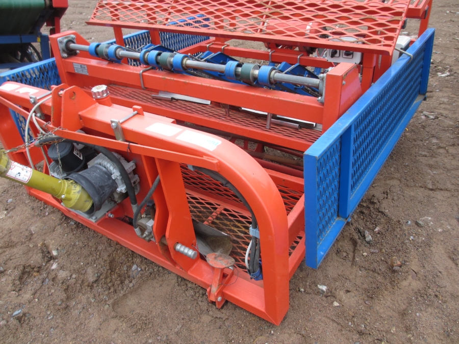 3825 Ferrari Pflanzmaschine 3 Reihe Pneumatisch