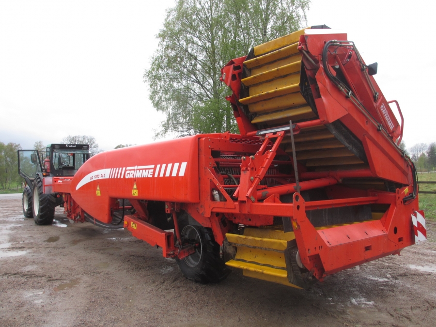 3836 Grimme GZ1700 potato harvester with elevator