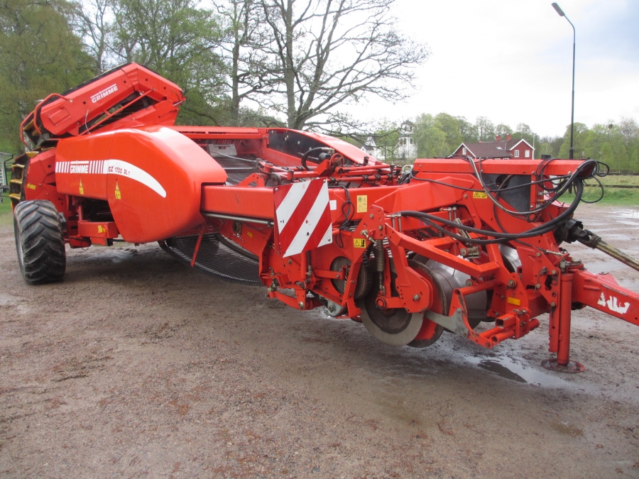3836 Grimme GZ1700 potato harvester with elevator