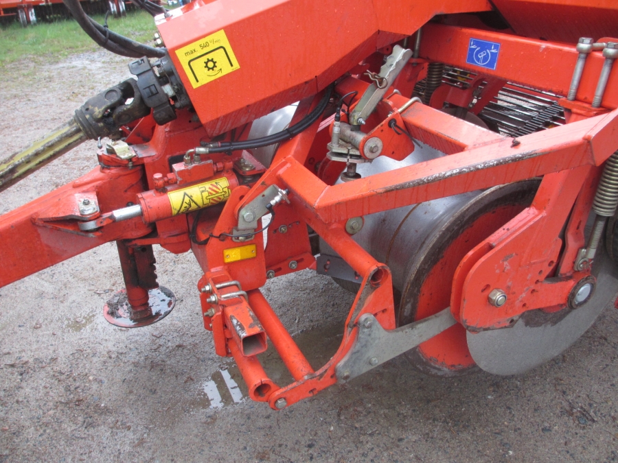 3836 Grimme GZ1700 potato harvester with elevator