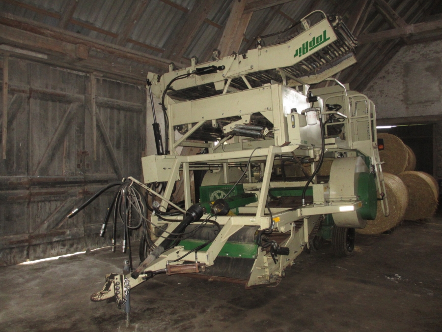 3840 Top air onion harvester