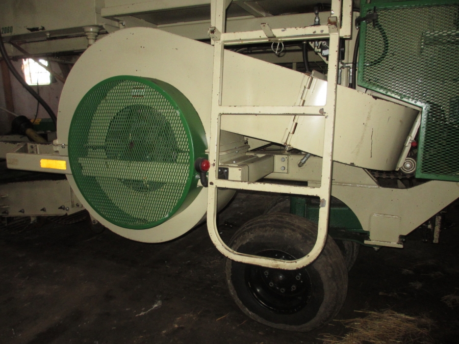 3840 Top air onion harvester