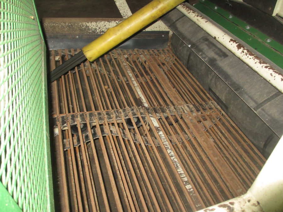 3840 Top air onion harvester