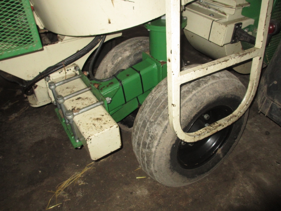 3840 Top air onion harvester