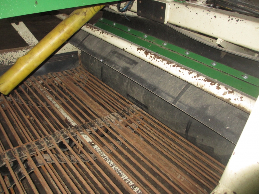 3840 Top air onion harvester