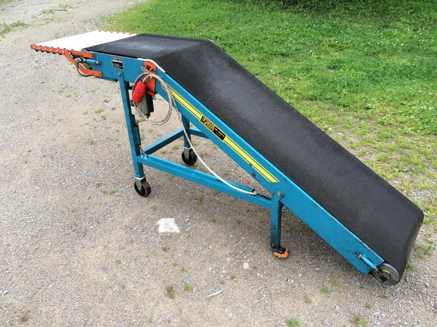 3857 EMVE bag conveyor