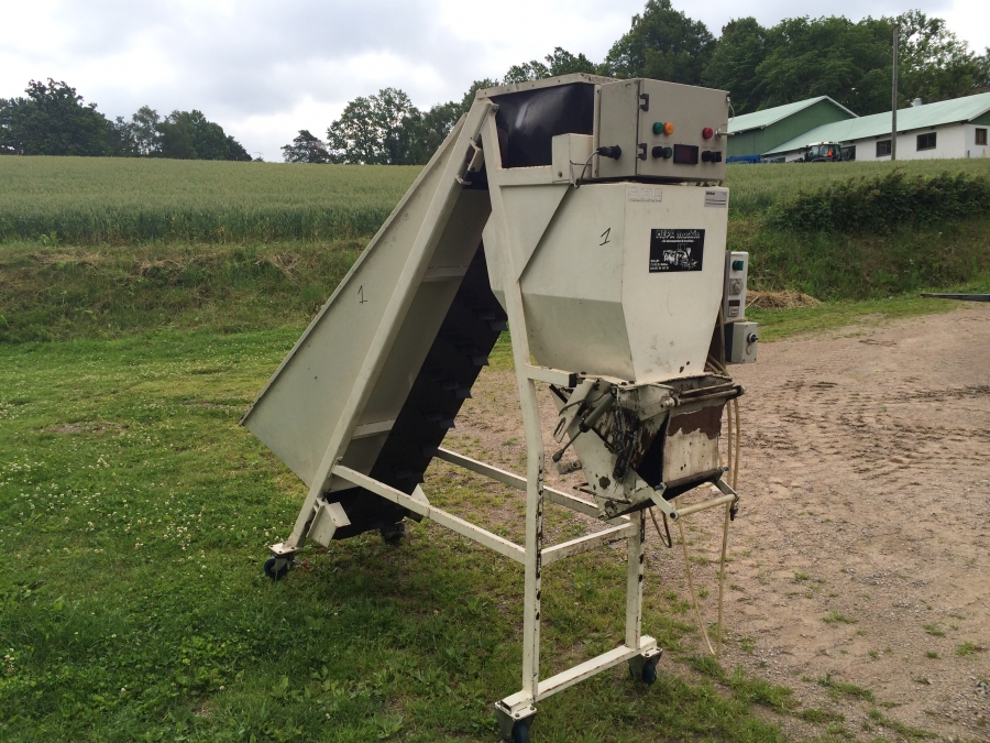 3858 SKALS automatic weigher AM550