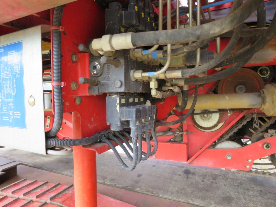 3874 Grimme SE75-40 potato harvester