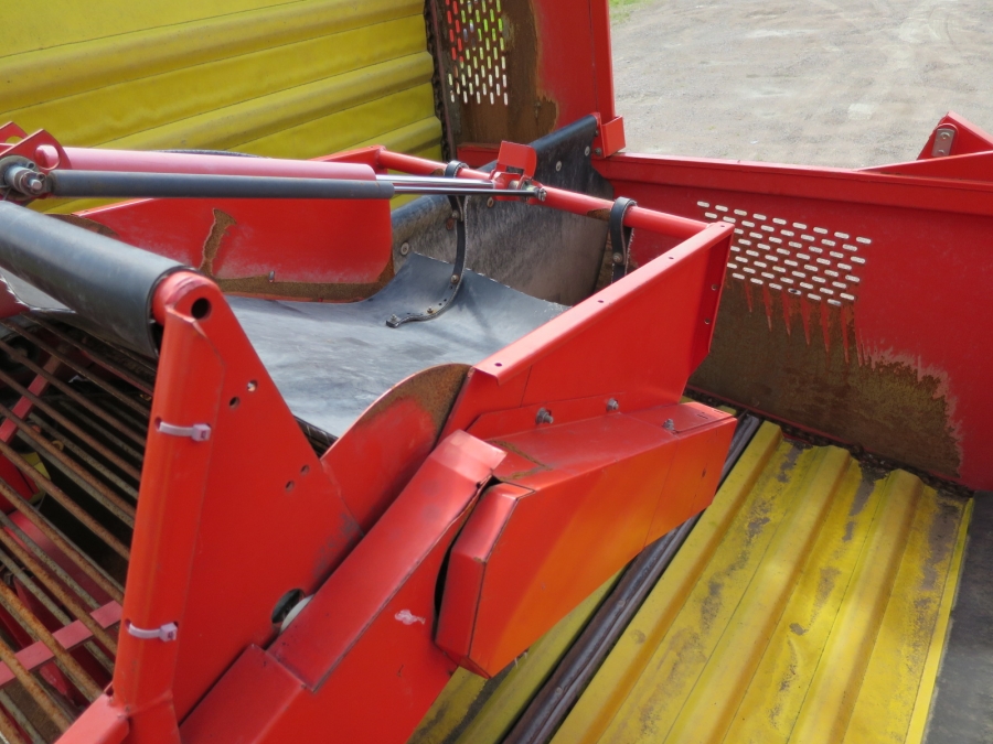 3874 Grimme SE75-40 potato harvester